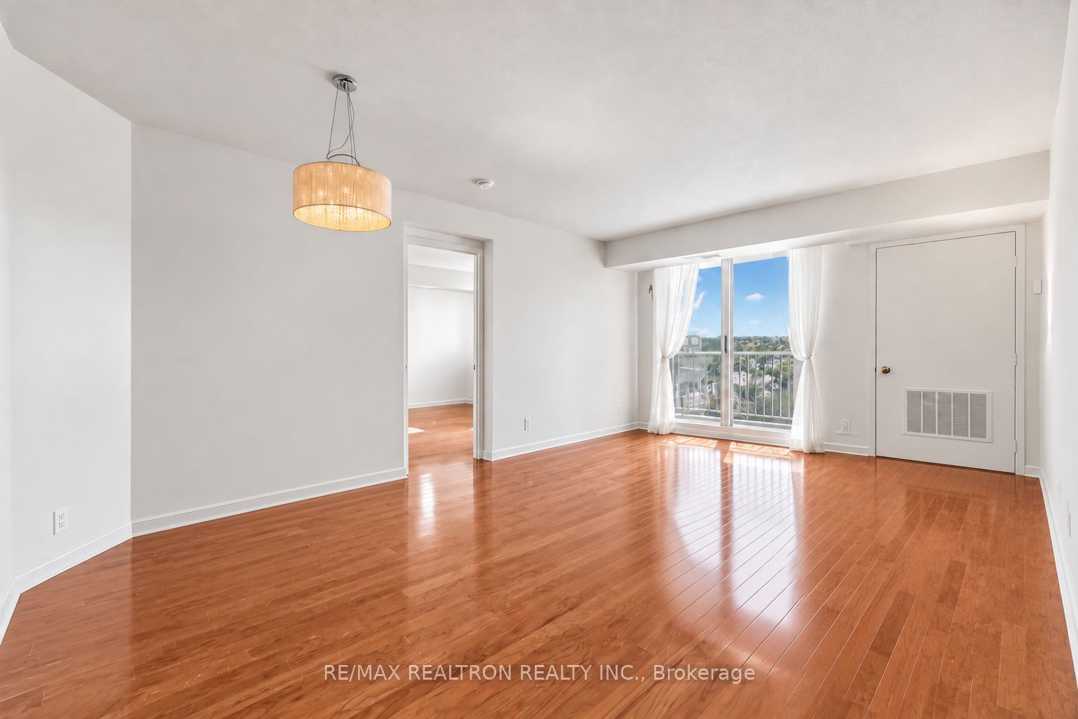75 Ellen Street 1111 Property Photo 19