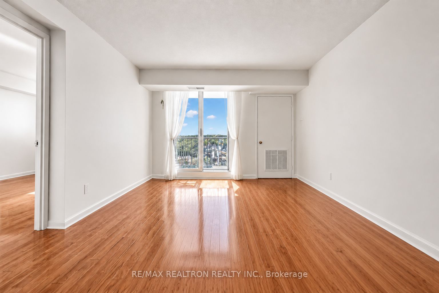 75 Ellen Street 1111 Property Photo 20