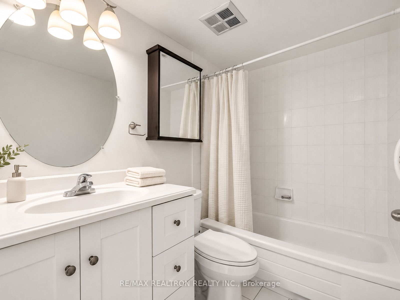 75 Ellen Street 1111 Property Photo 37