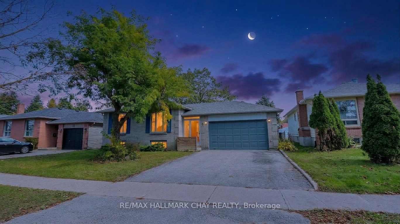 9 Bronte Crescent Property Photo 1