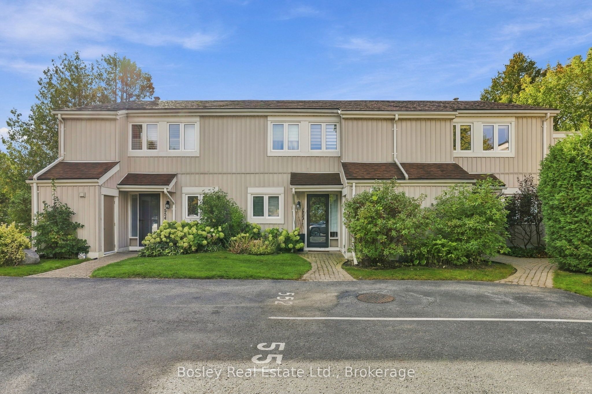 552 Oxbow Crescent Property Photo 1