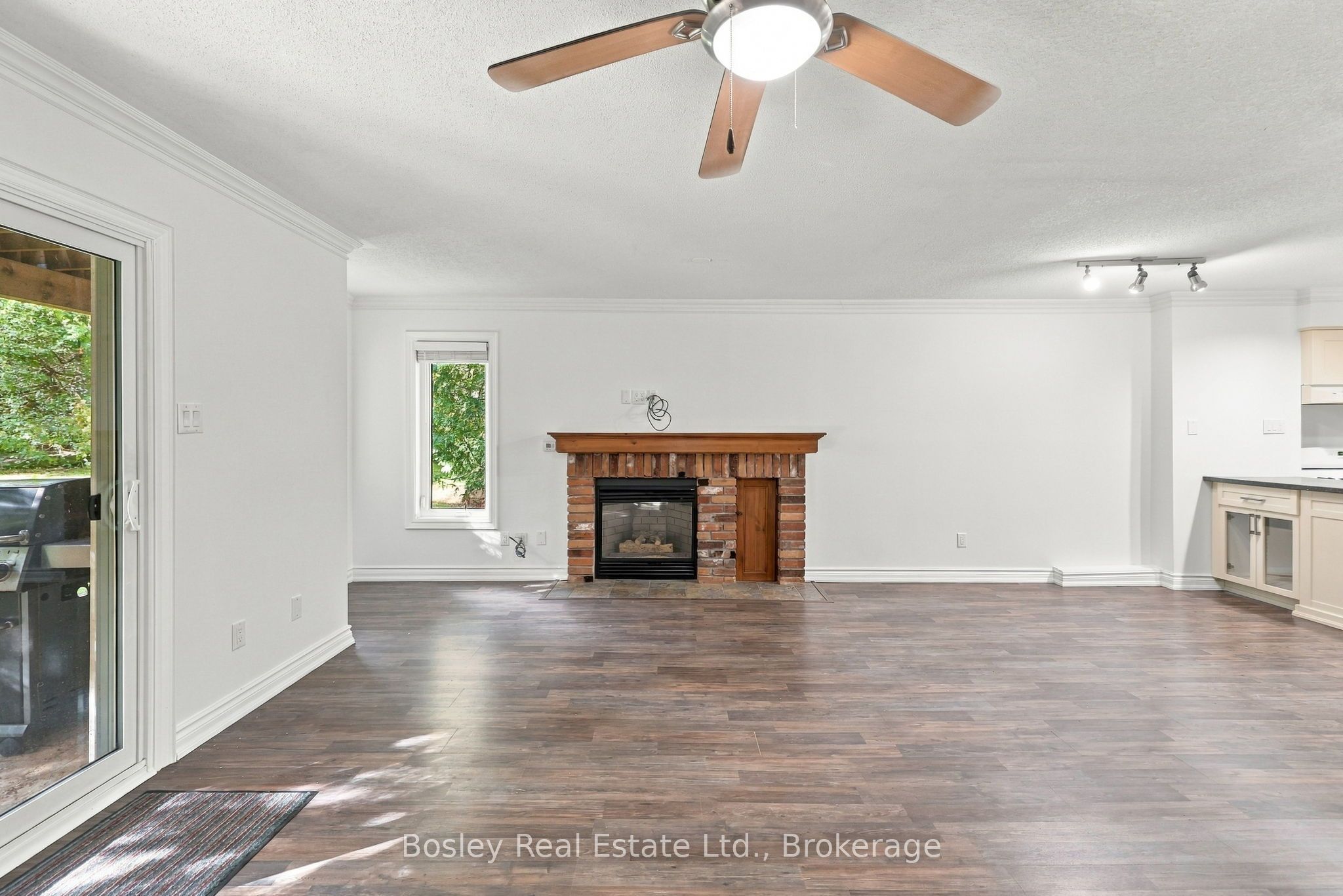 552 Oxbow Crescent Property Photo 16