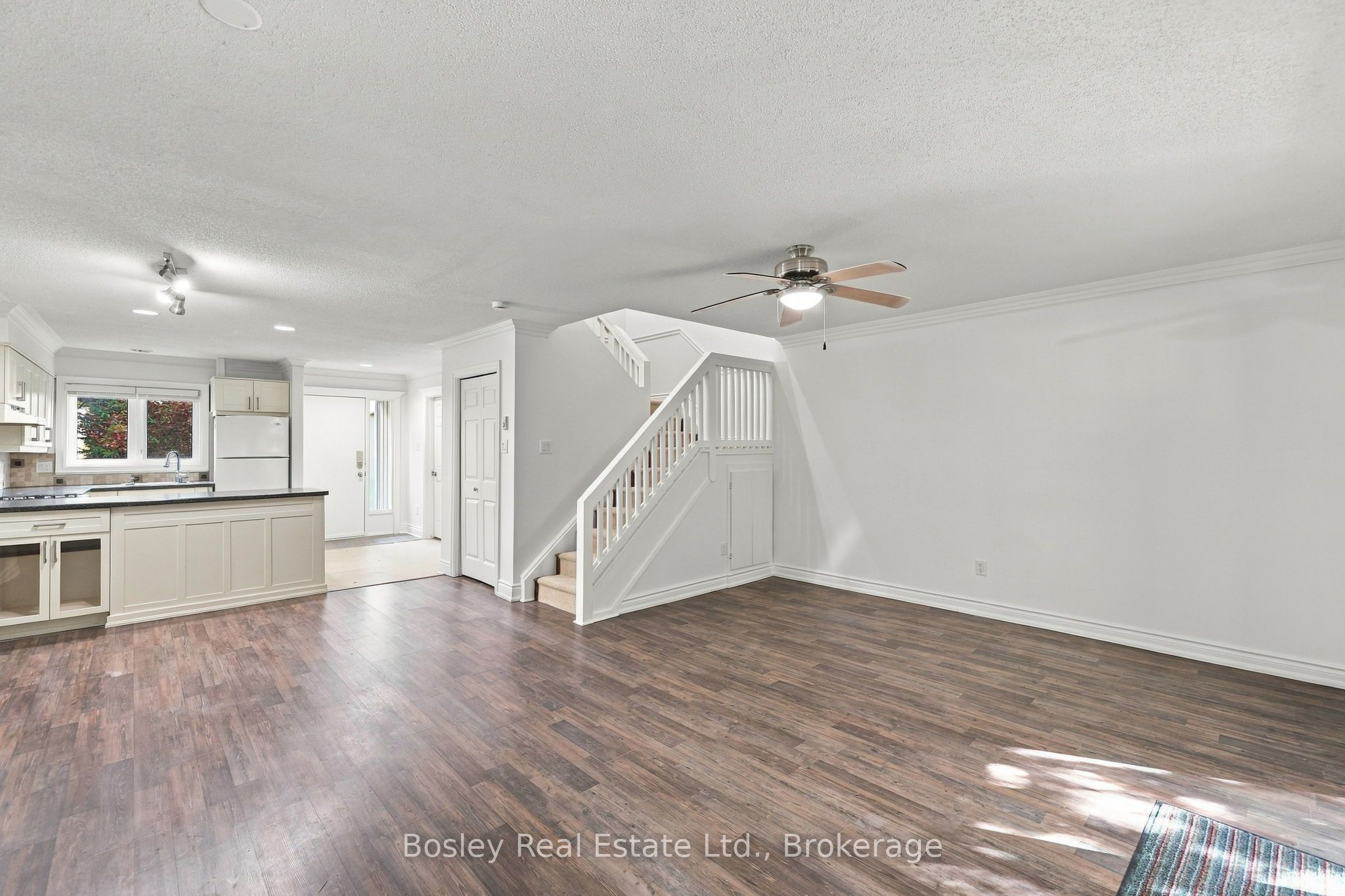 552 Oxbow Crescent Property Photo 18