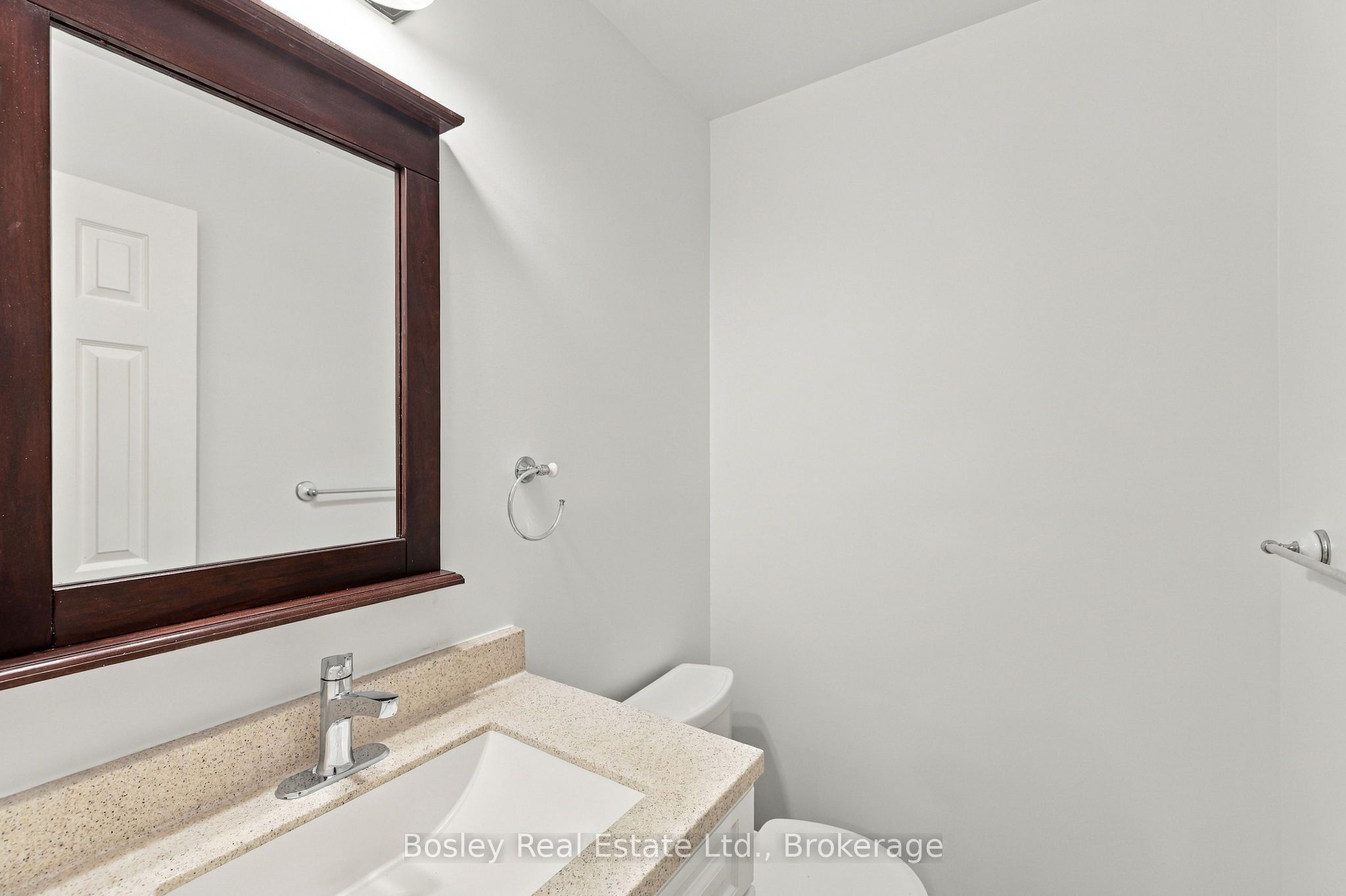 552 Oxbow Crescent Property Photo 19