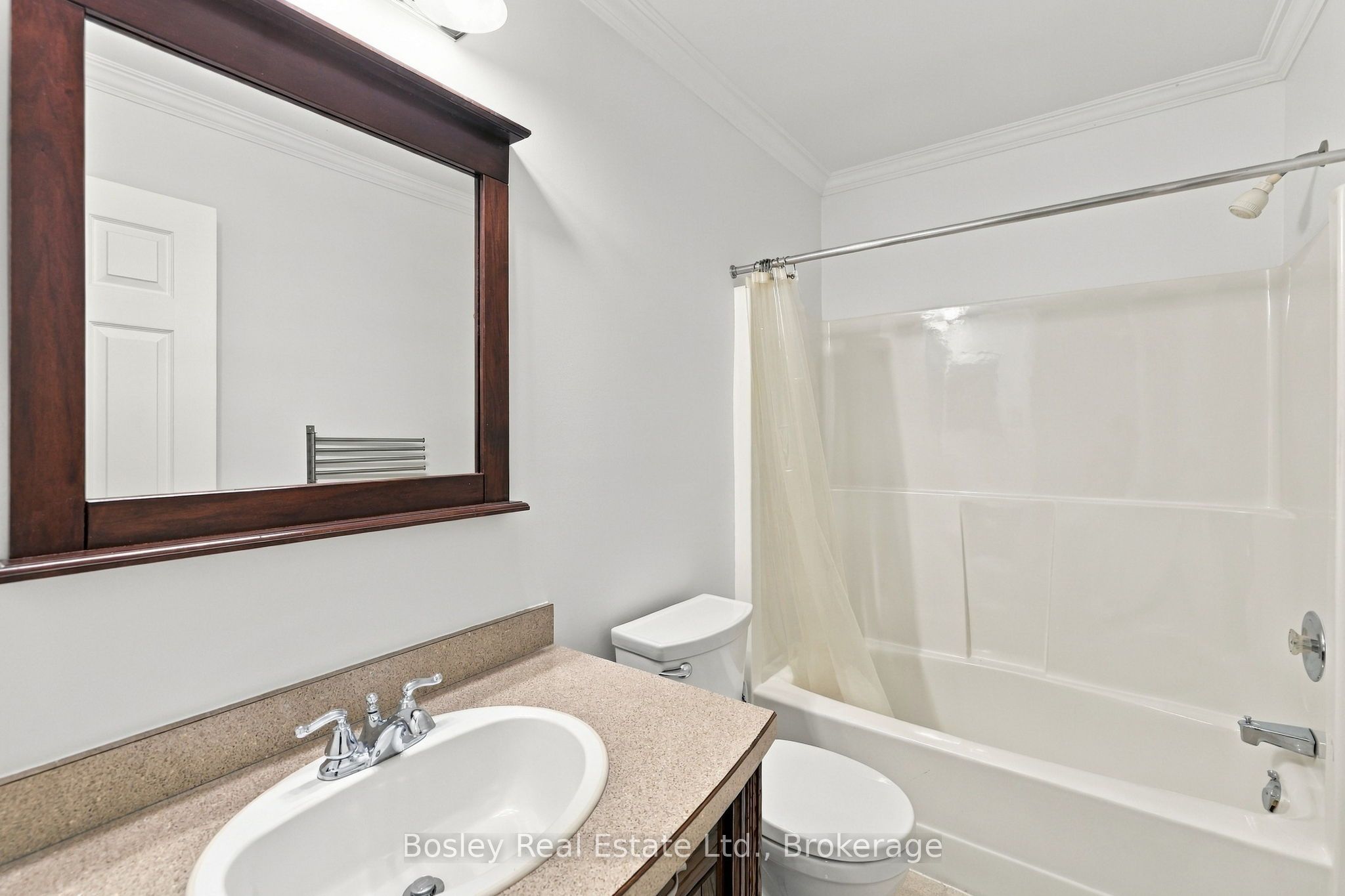 552 Oxbow Crescent Property Photo 26