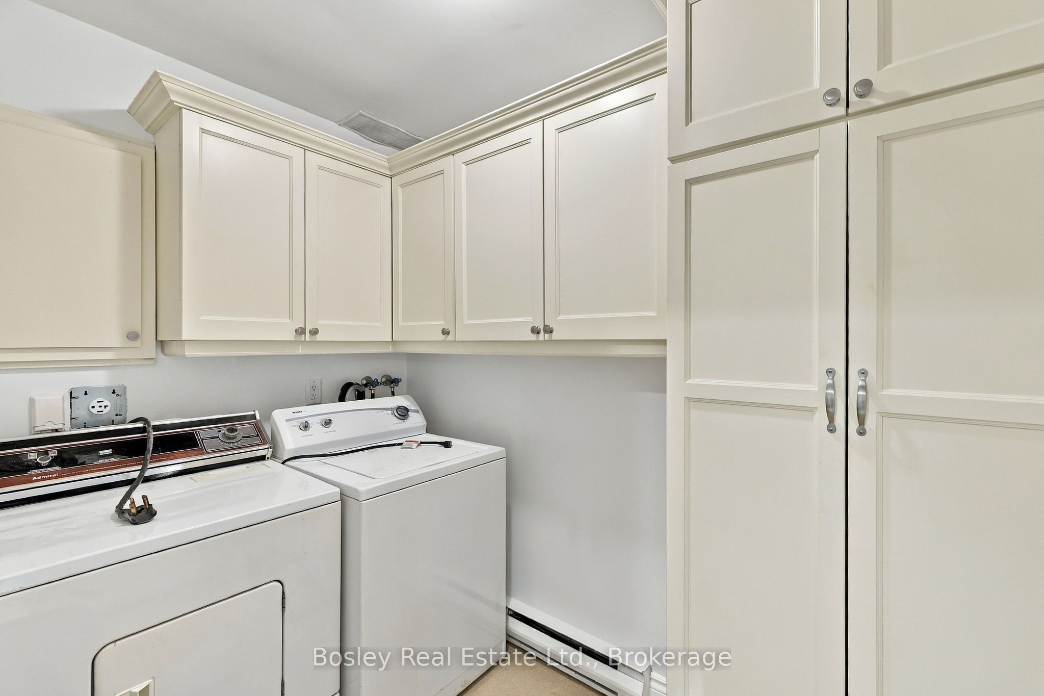 552 Oxbow Crescent Property Photo 35