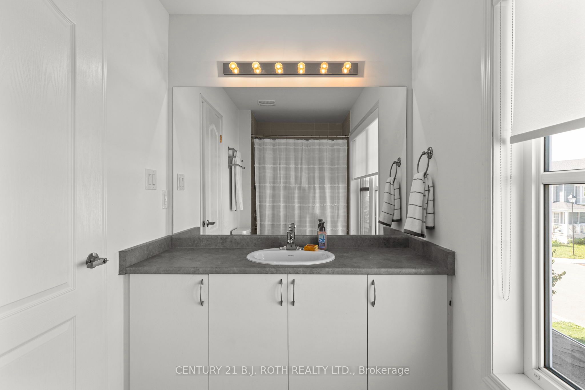 32 Sandhill Crane Drive Property Photo 13