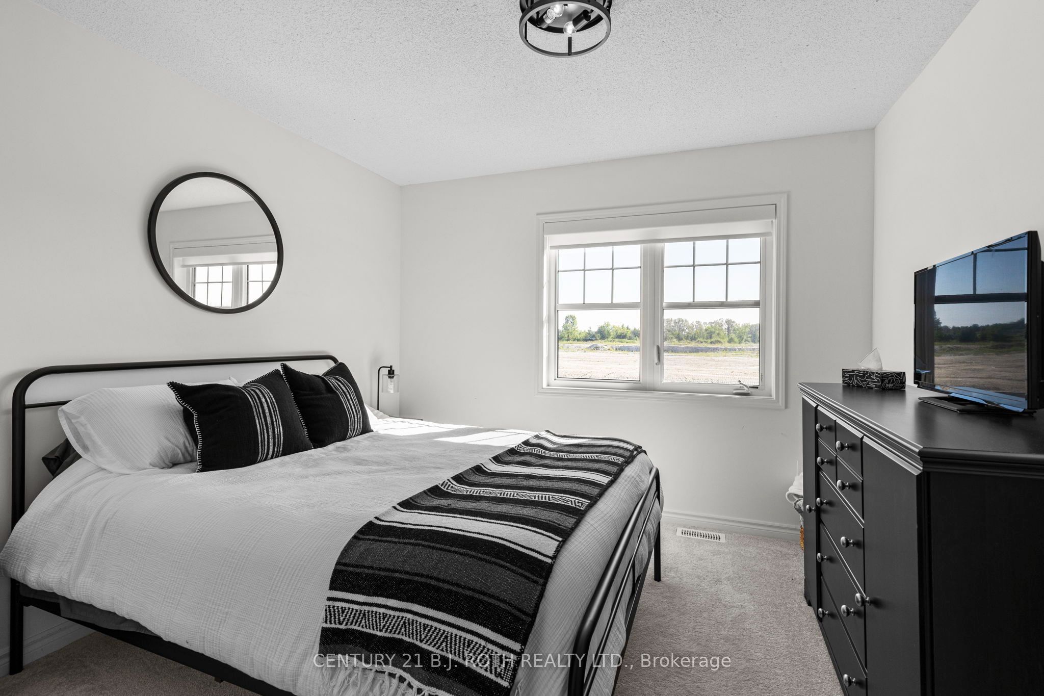 32 Sandhill Crane Drive Property Photo 14