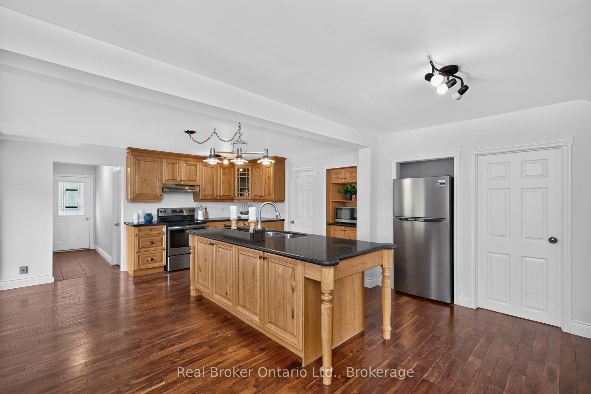 320 Lafontaine Road W Property Photo 9