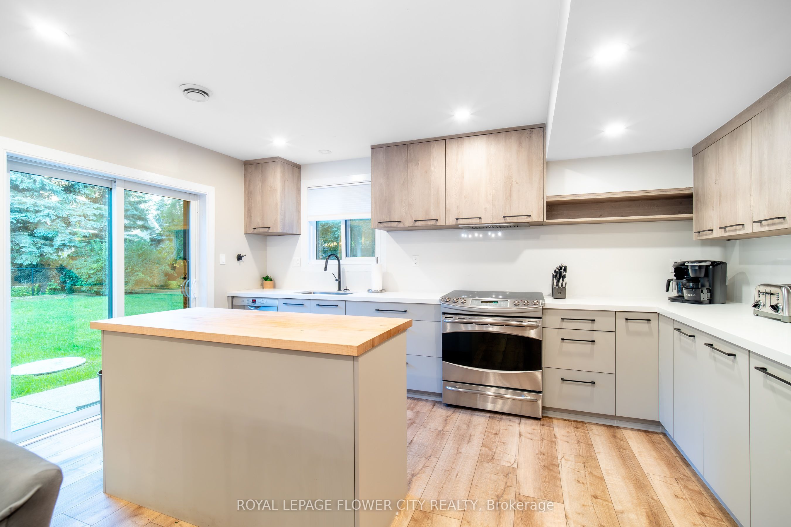 734 Mountain Road Property Photo 13