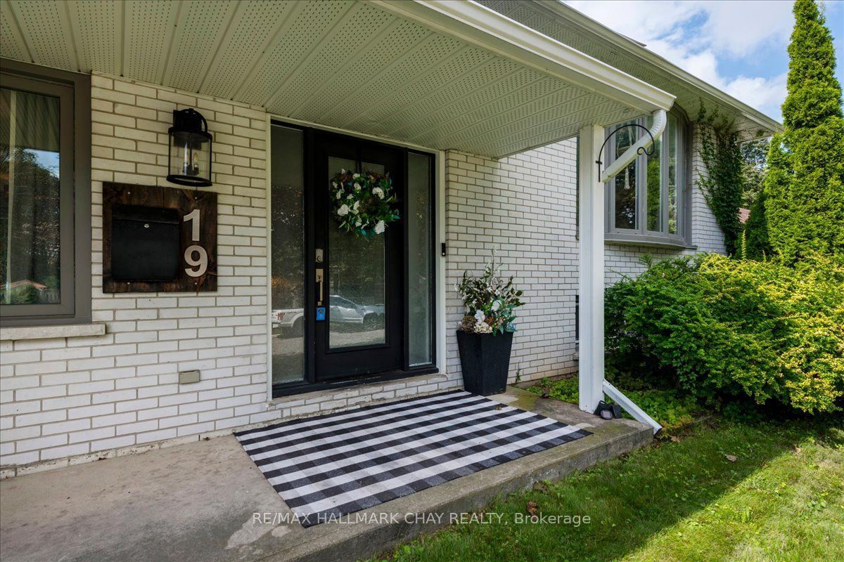 19 Highcroft Road Property Photo 3