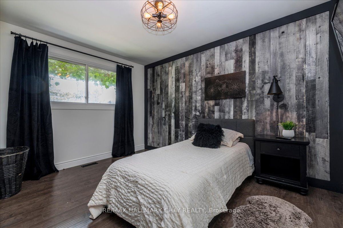 19 Highcroft Road Property Photo 23