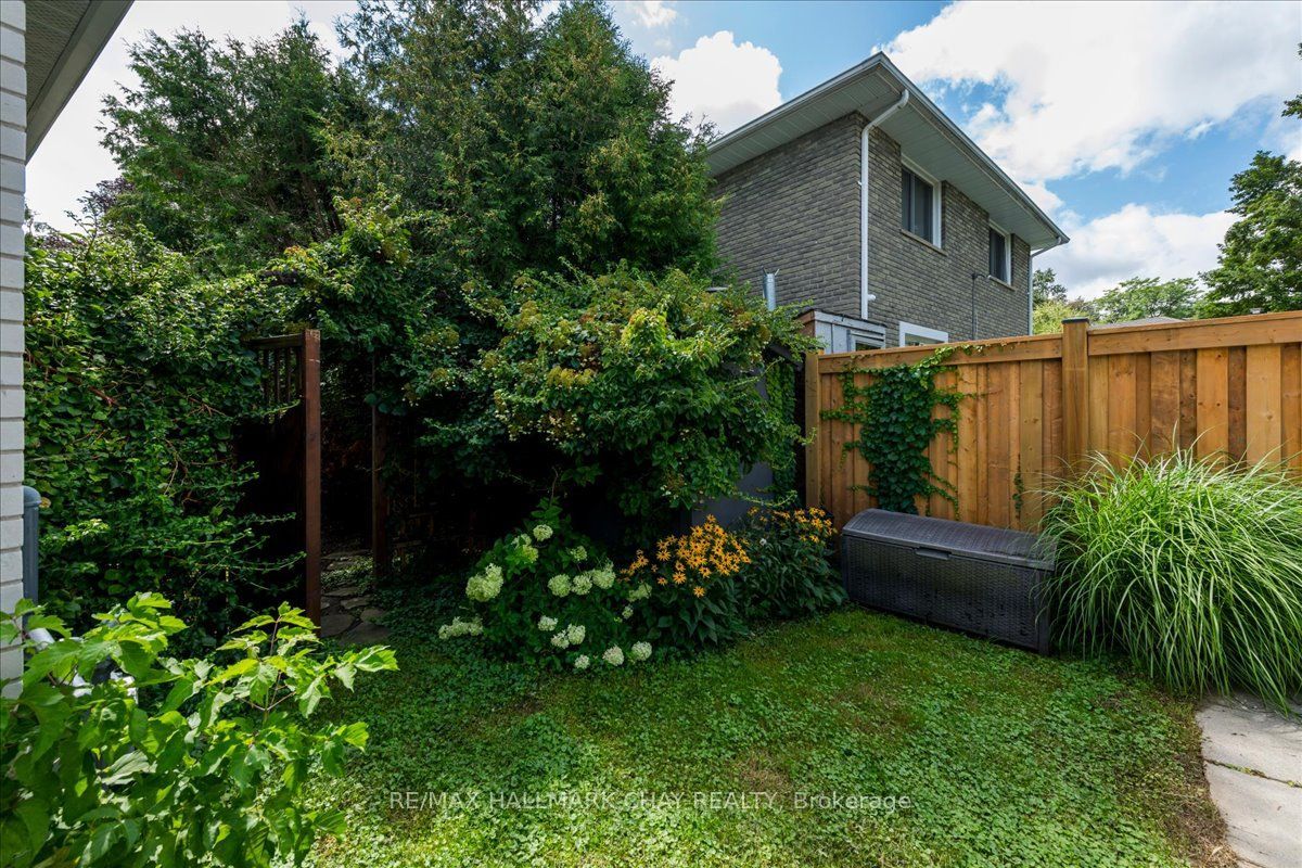 19 Highcroft Road Property Photo 35
