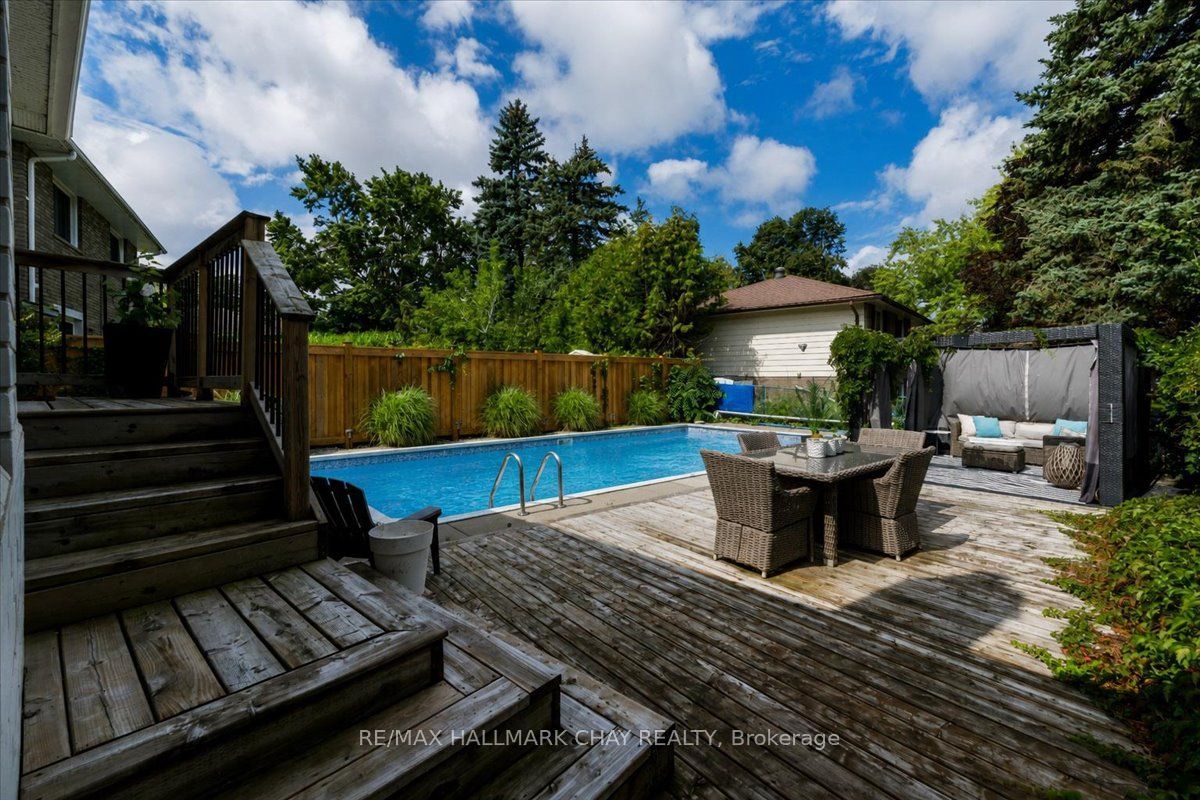19 Highcroft Road Property Photo 39