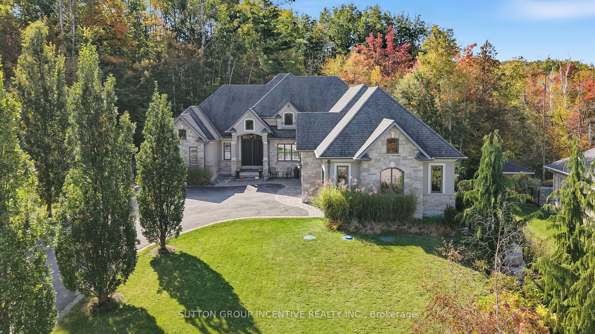 18 Wendat Trail Property Photo 4