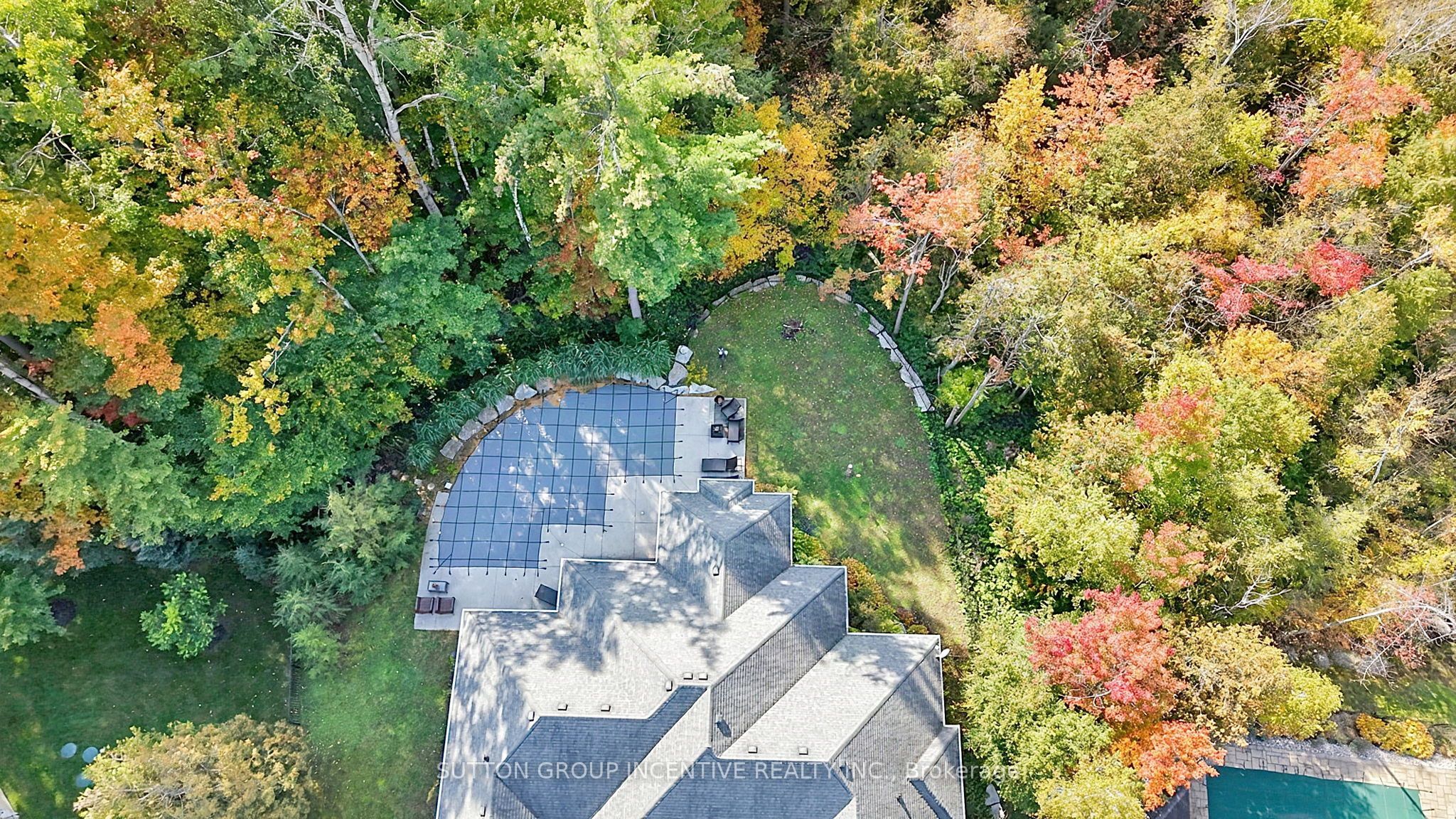 18 Wendat Trail Property Photo 6