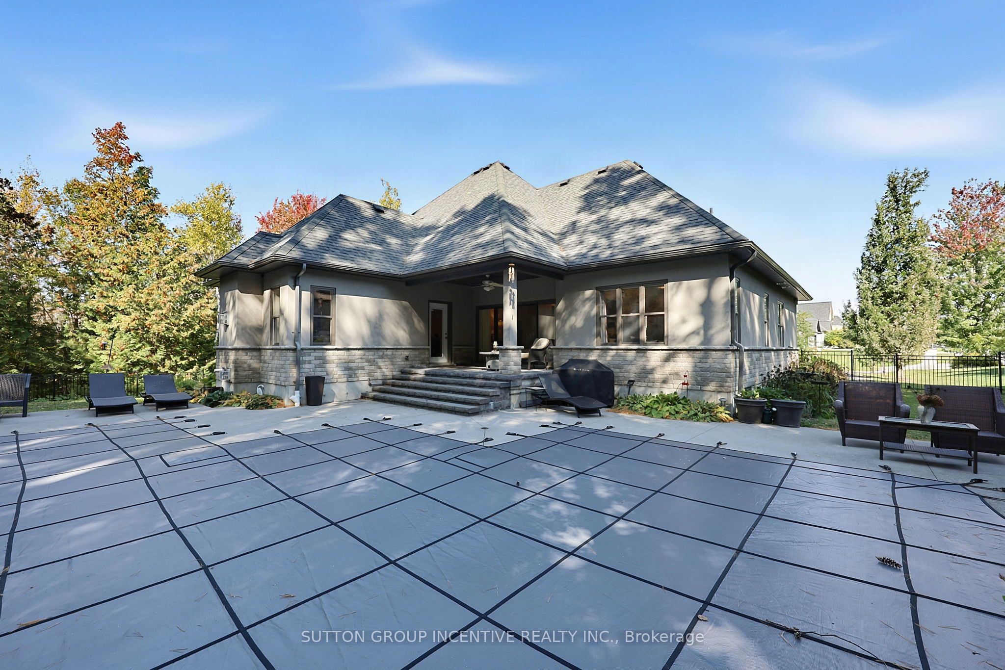 18 Wendat Trail Property Photo 8