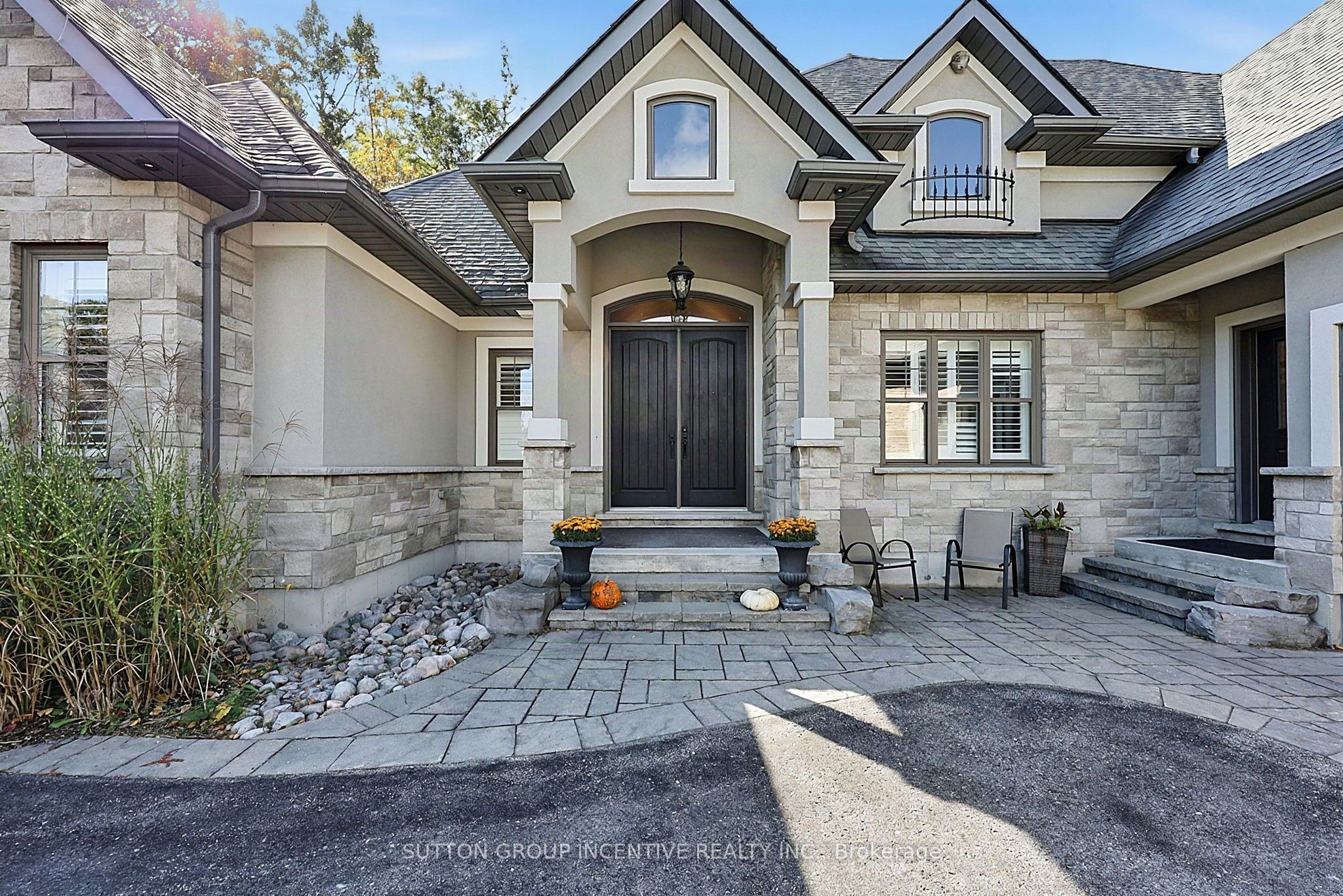 18 Wendat Trail Property Photo 12