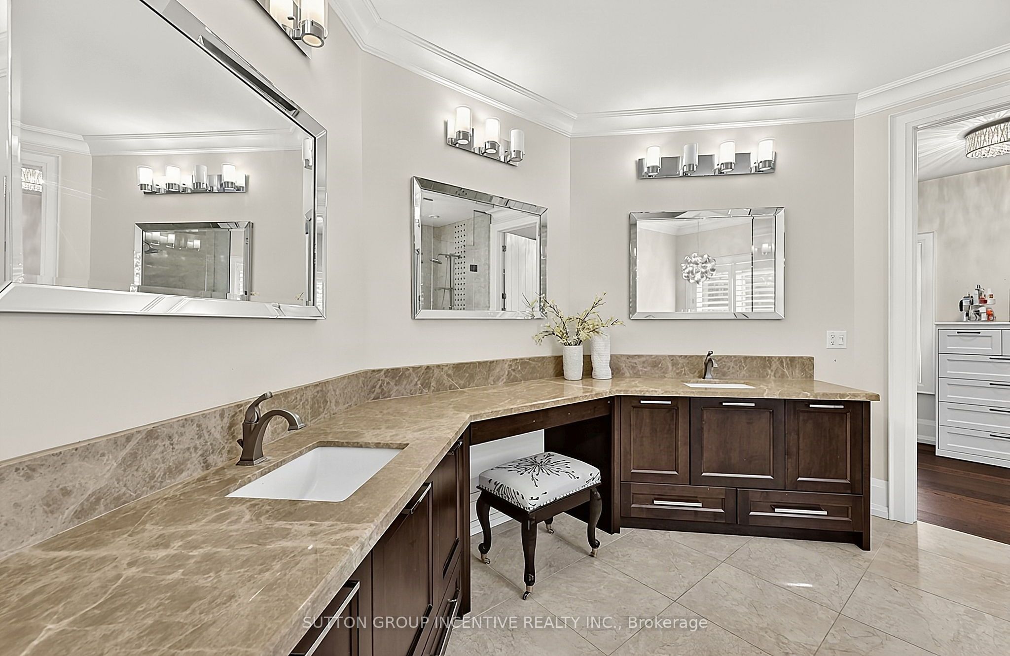 18 Wendat Trail Property Photo 37