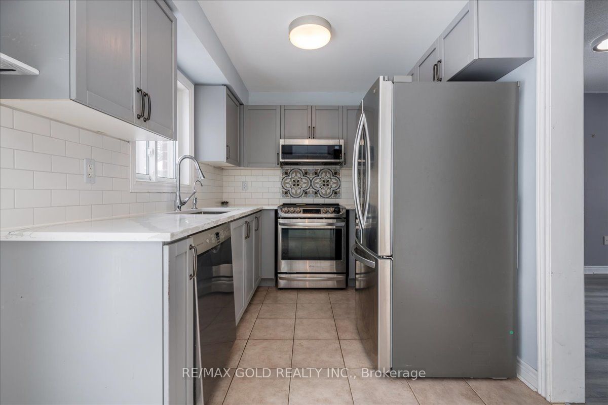 117 Bentley Crescent Property Photo 6