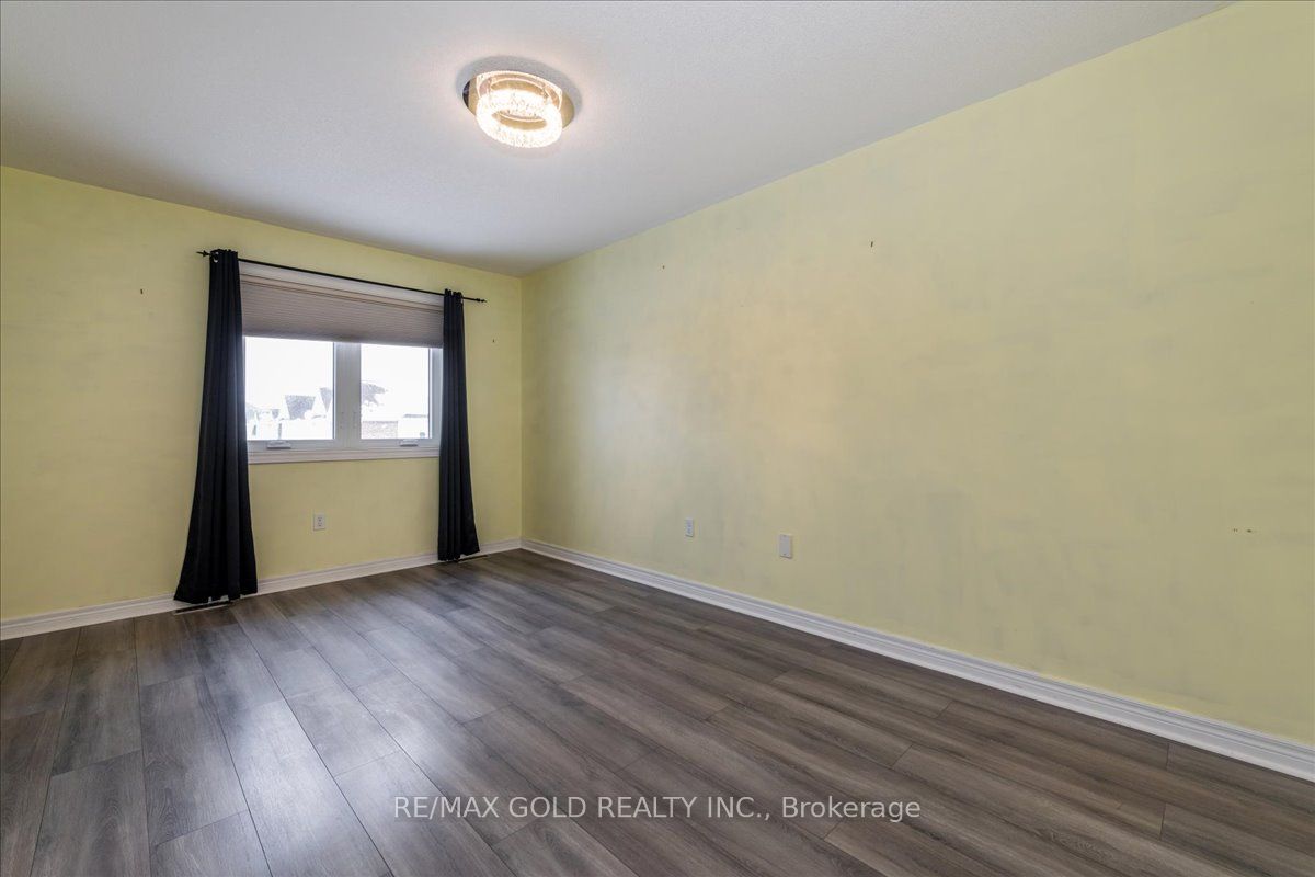 117 Bentley Crescent Property Photo 9