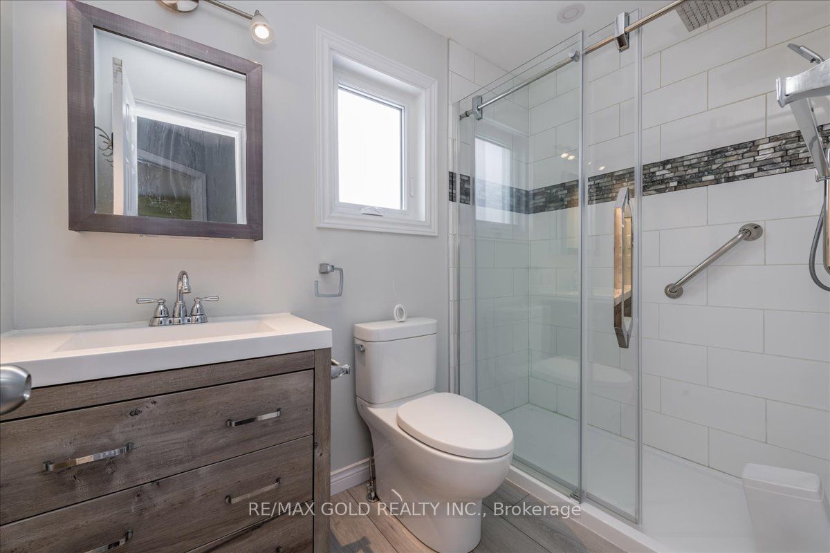117 Bentley Crescent Property Photo 11