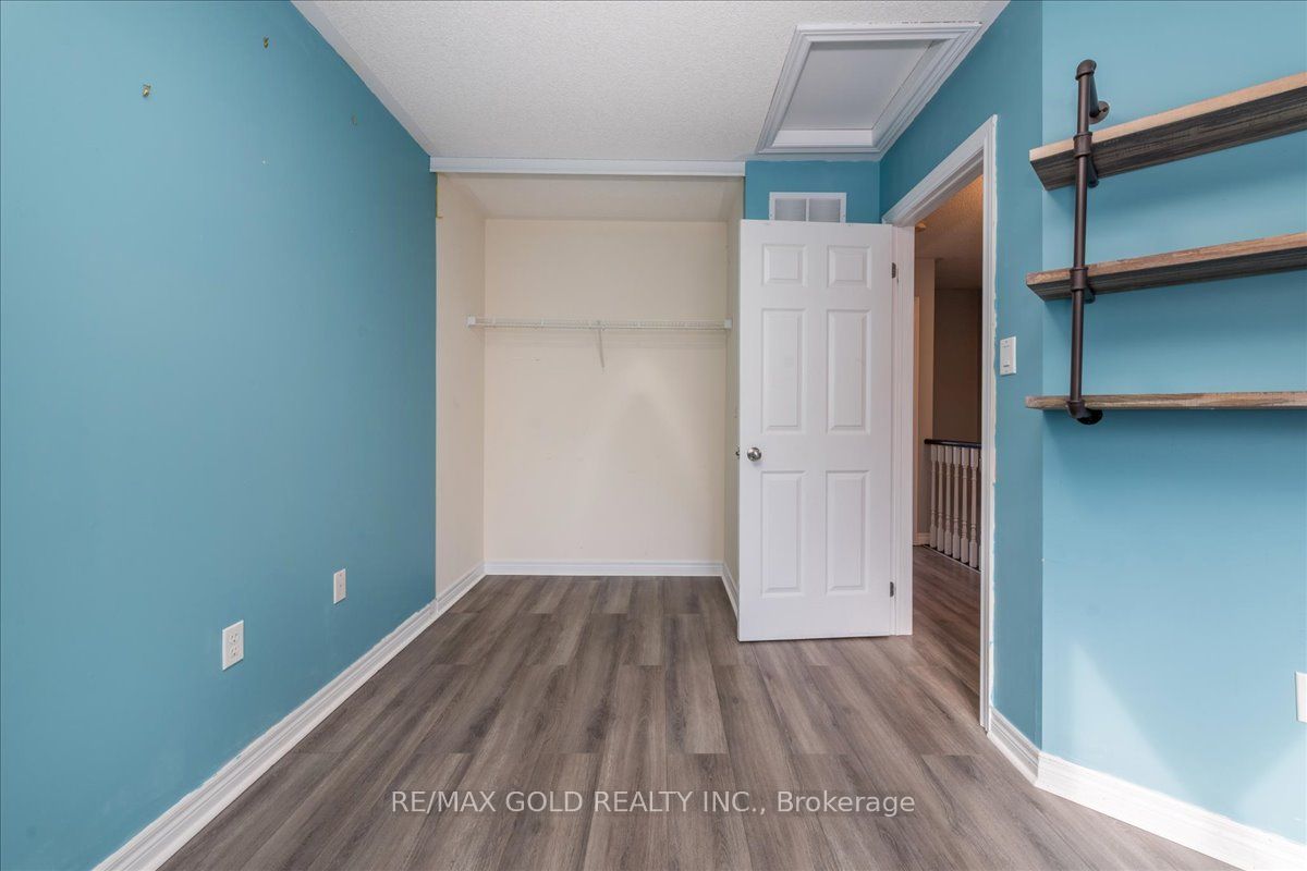 117 Bentley Crescent Property Photo 14