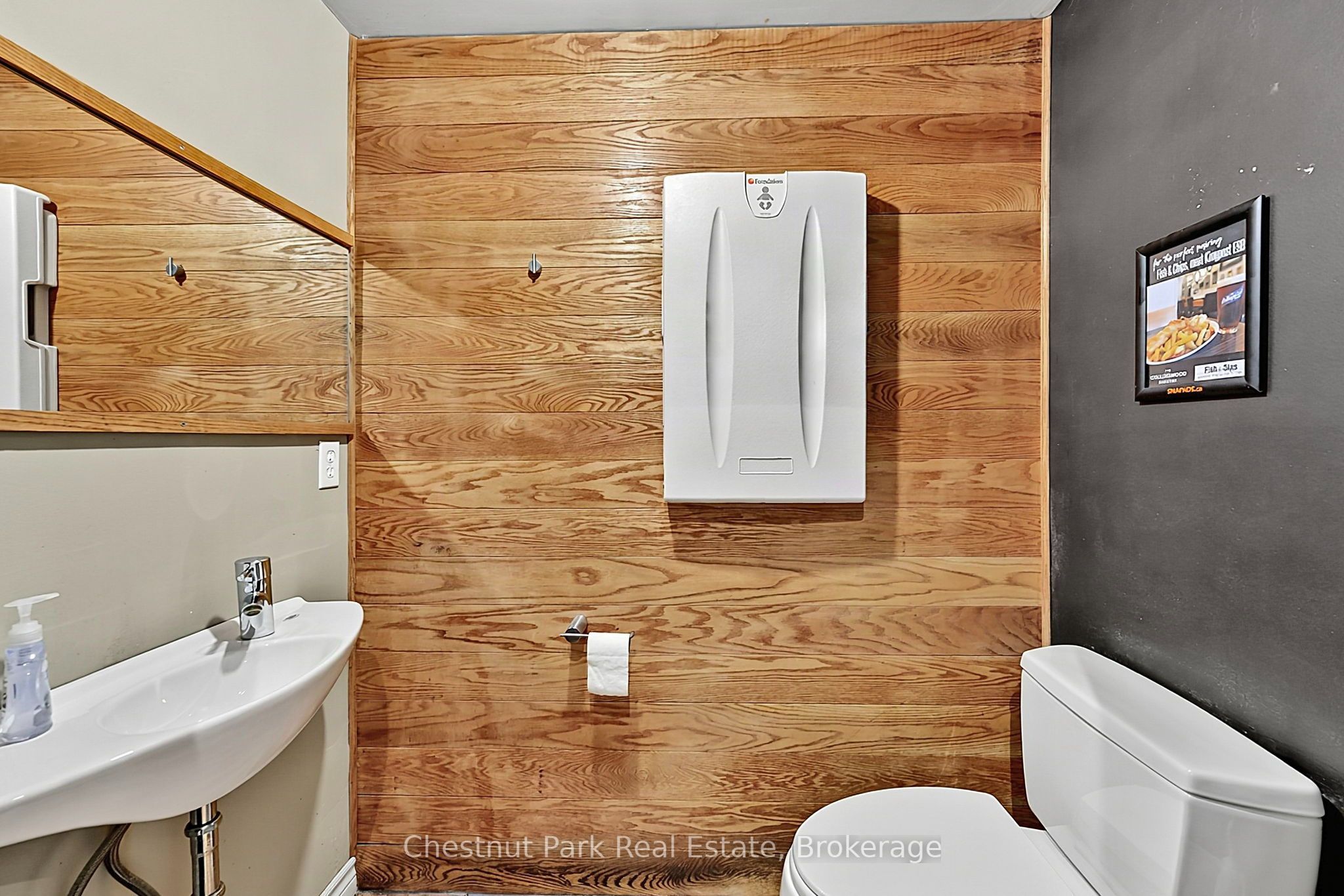 202-204-206 Hurontario Street Property Photo 19