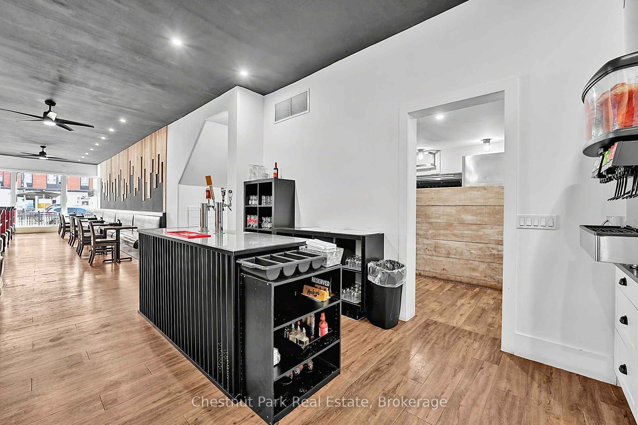 202-204-206 Hurontario Street Property Photo 23