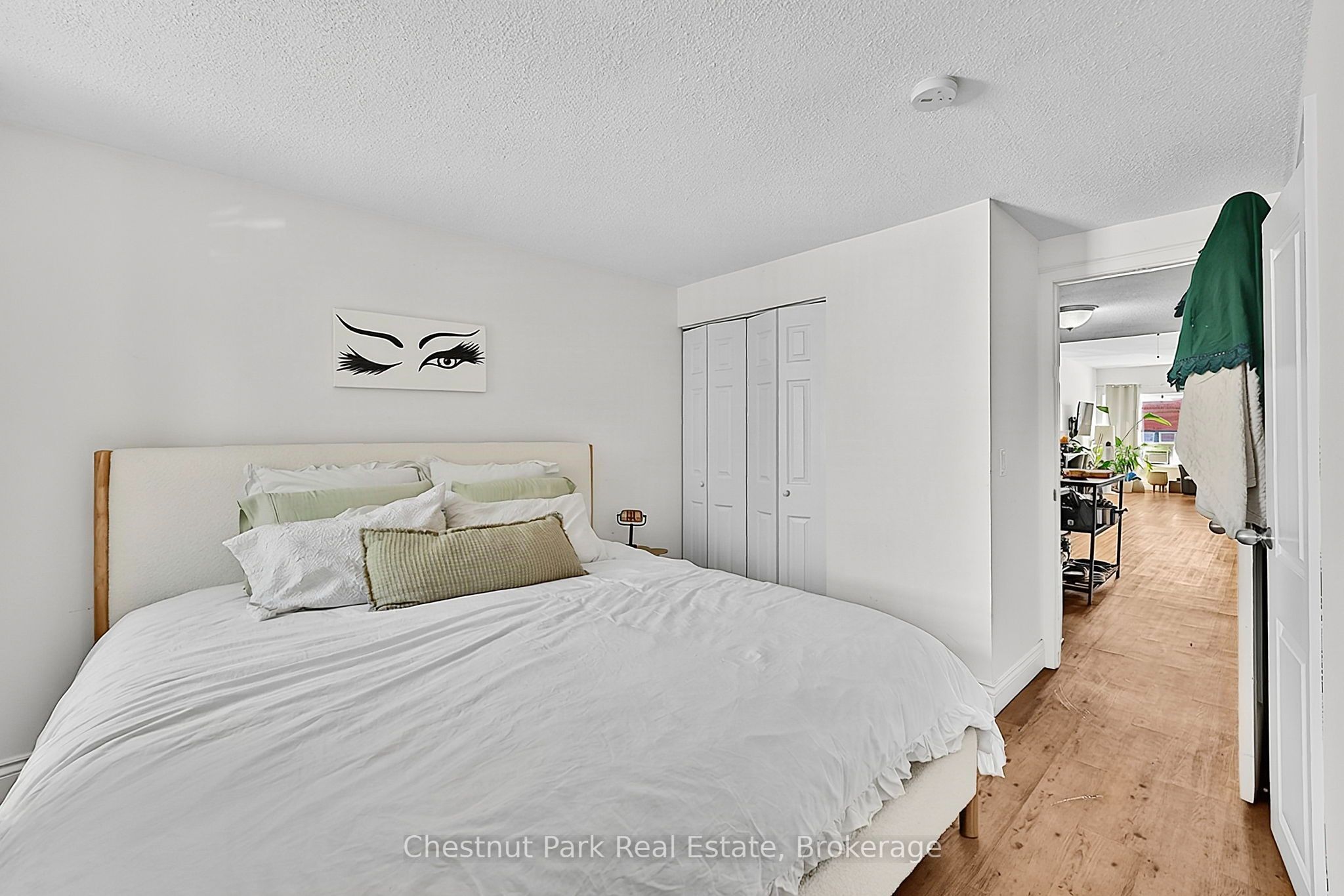202-204-206 Hurontario Street Property Photo 39