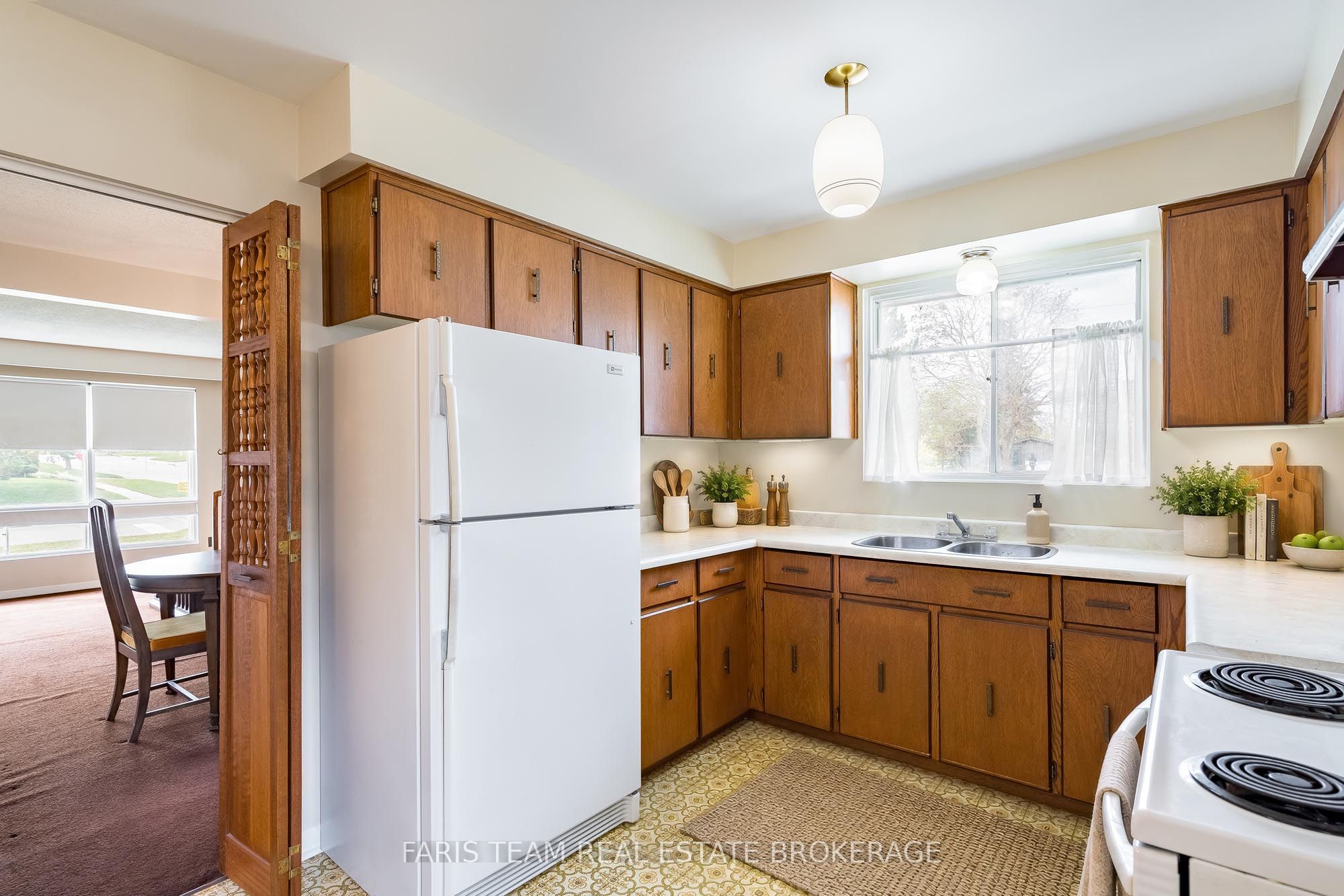 58 Steel Street Property Photo 4