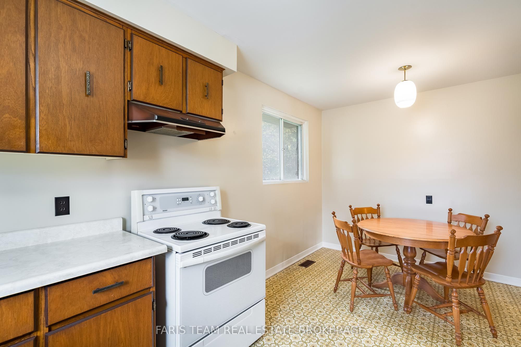 58 Steel Street Property Photo 6