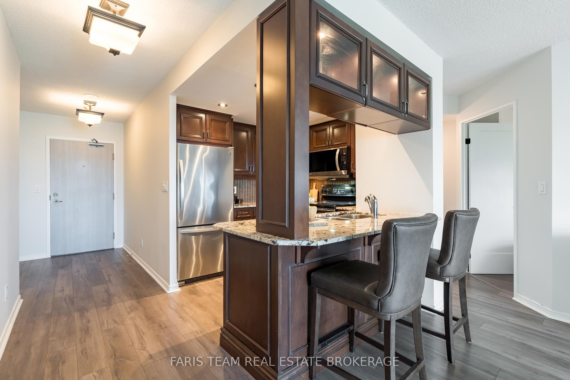 150 Dunlop Street E 1508 Property Photo 3