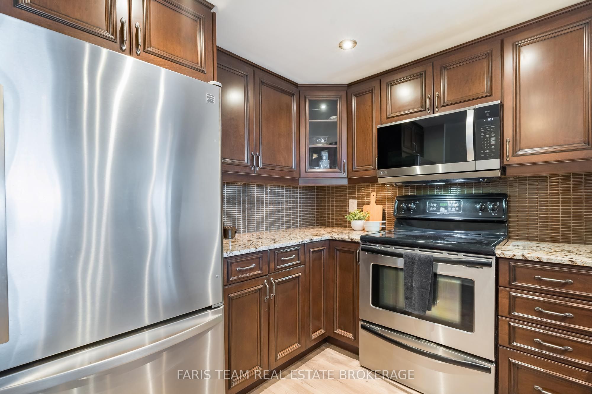 150 Dunlop Street E 1508 Property Photo 4