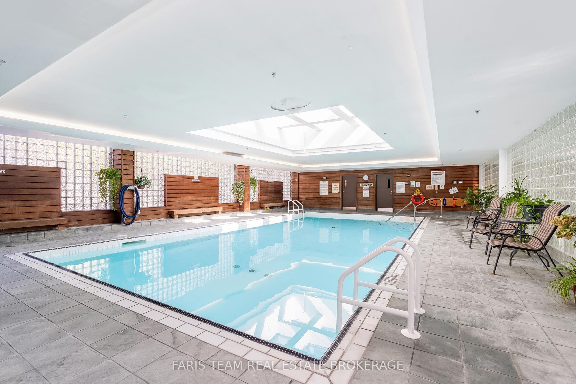 150 Dunlop Street E 1508 Property Photo 17
