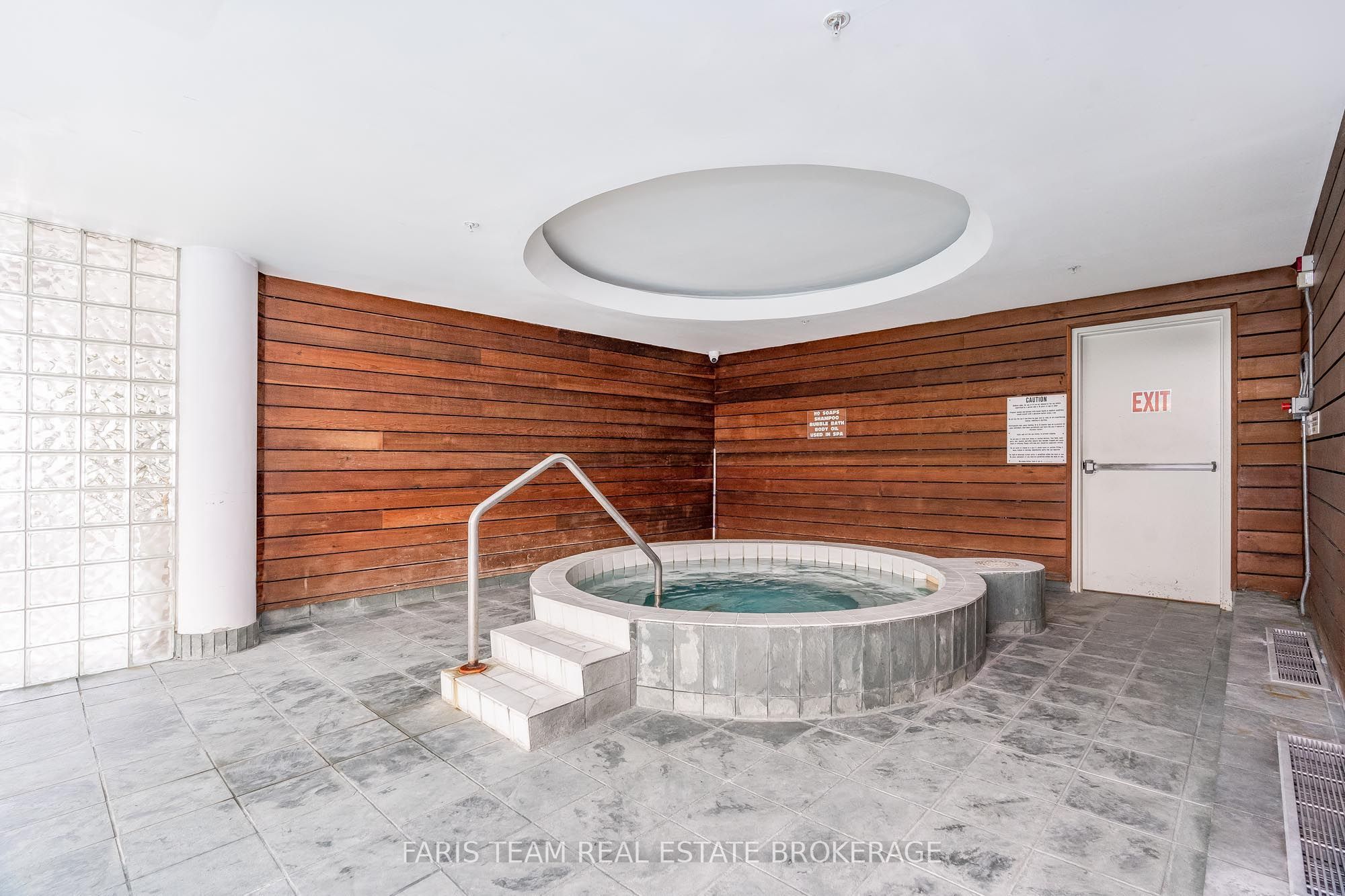 150 Dunlop Street E 1508 Property Photo 18