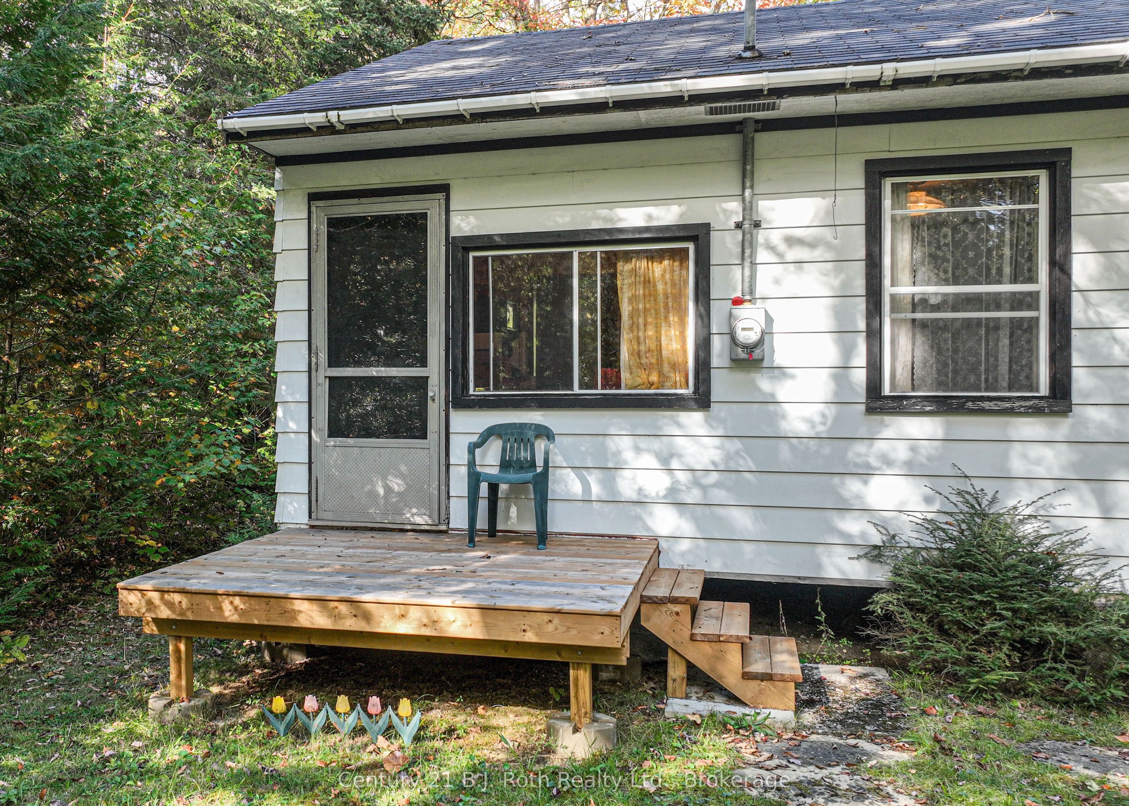 6571 Pioneer Village Lane Property Photo 4