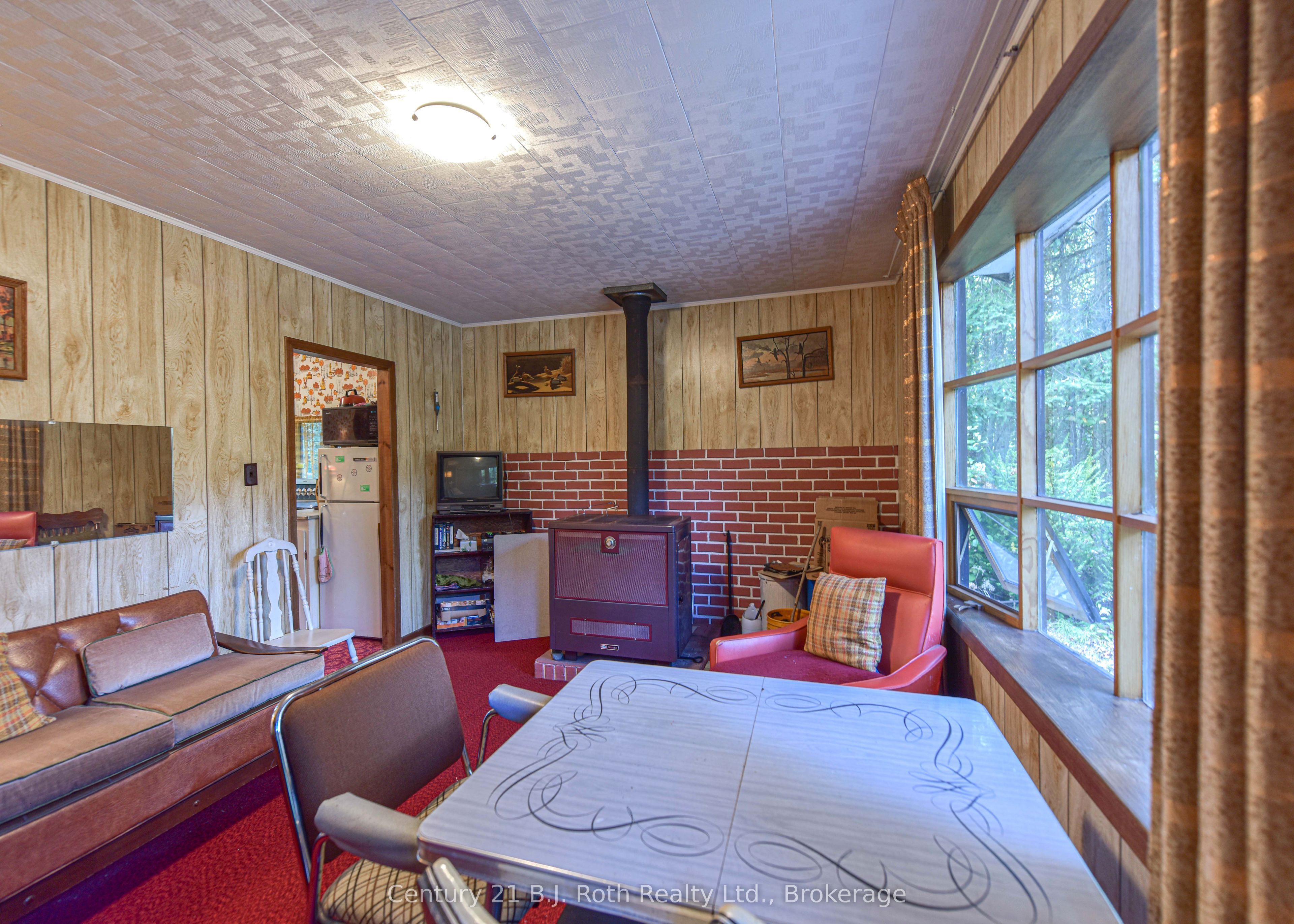 6571 Pioneer Village Lane Property Photo 10