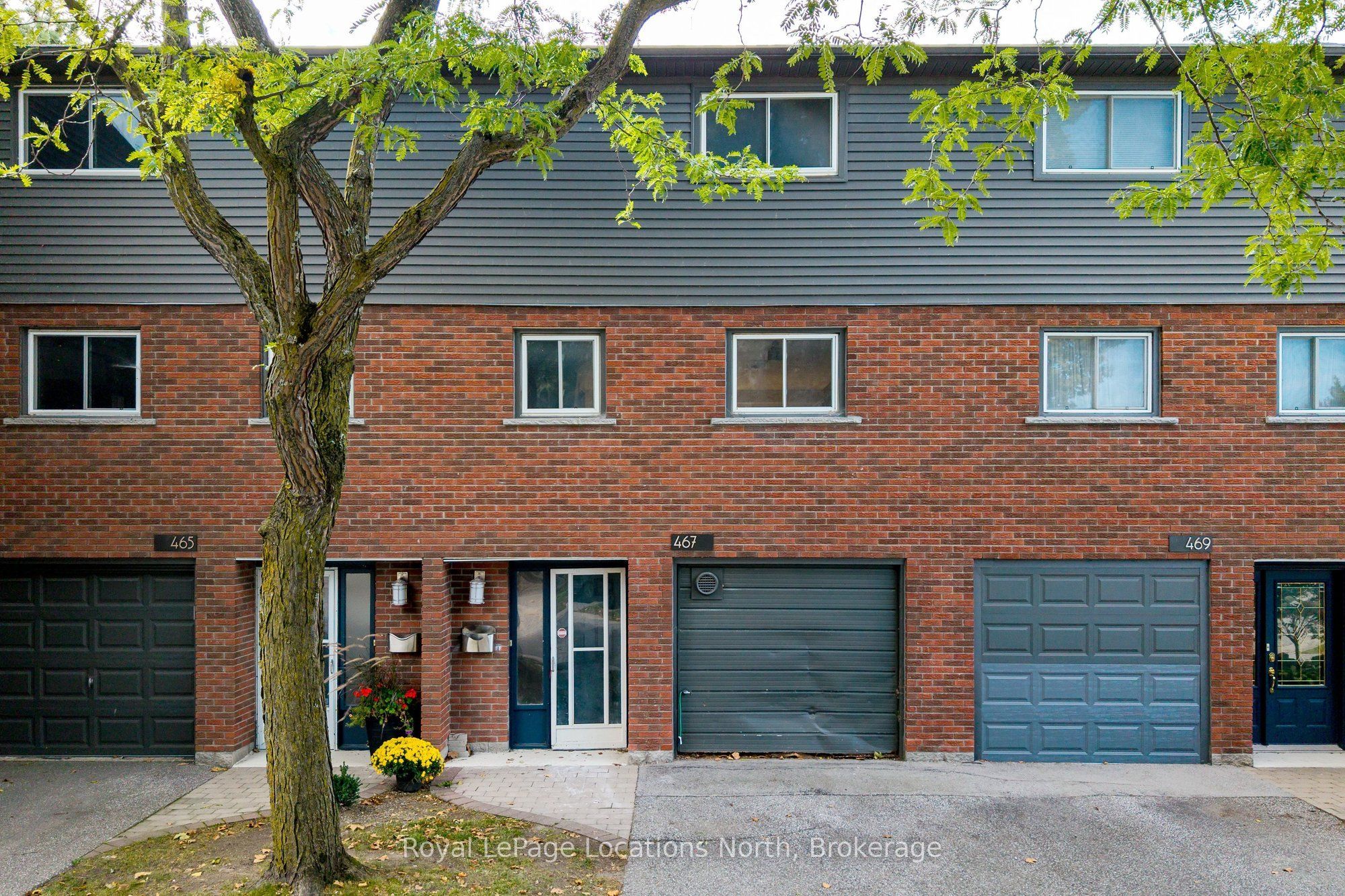 467 Ontario Street Property Photo 9