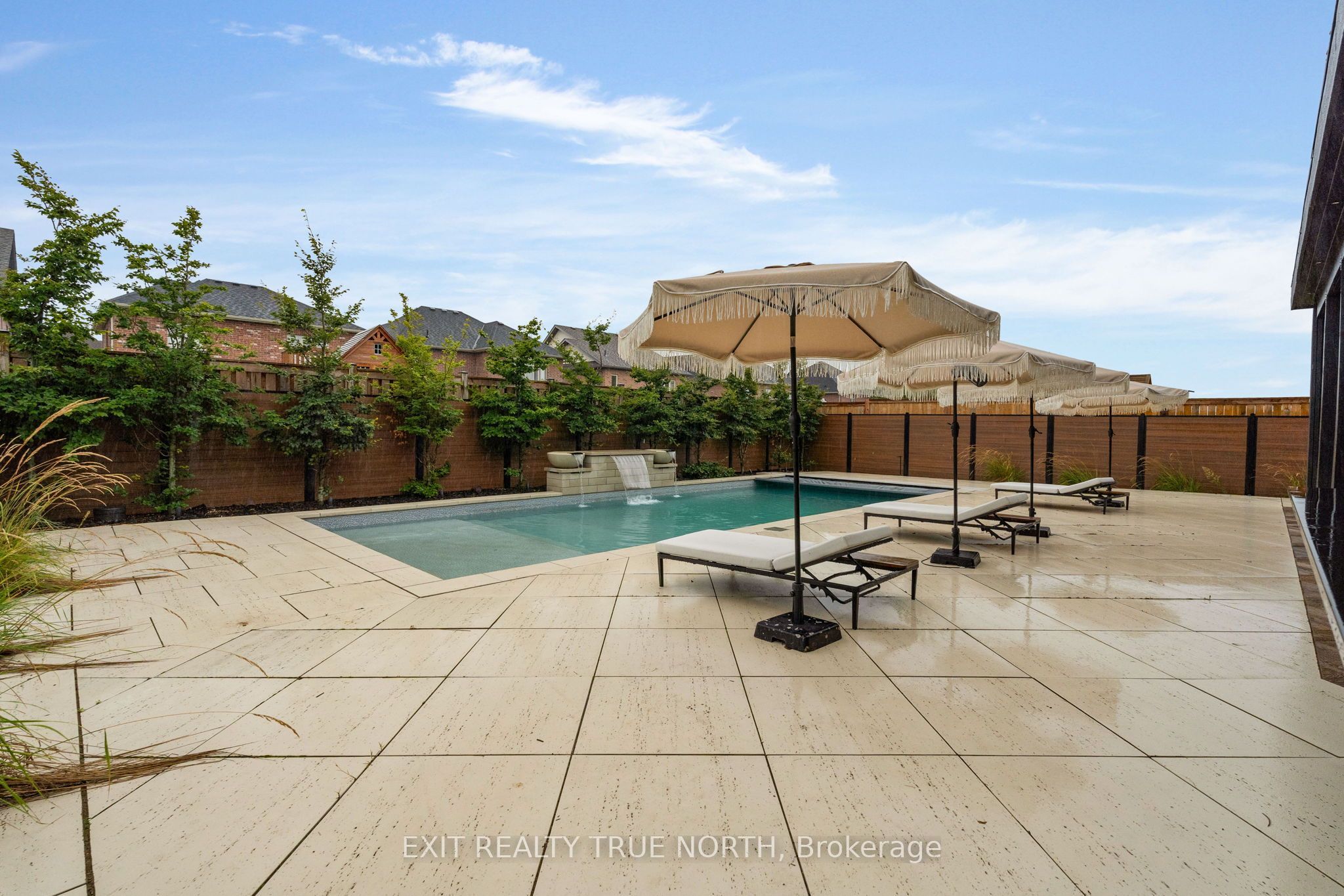 106 Rugman Crescent Property Photo 14