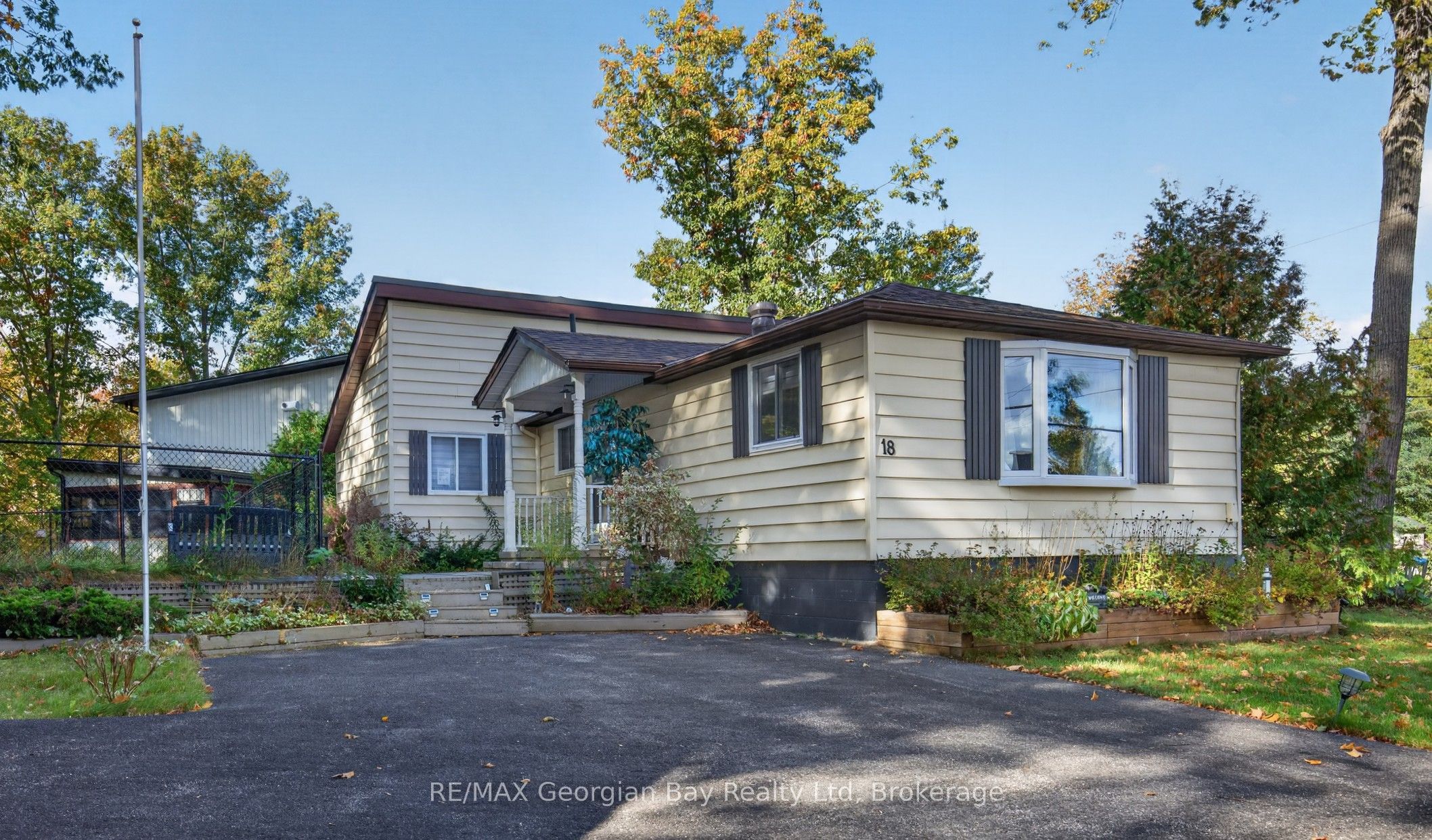 18 Sallows Drive Property Photo 2