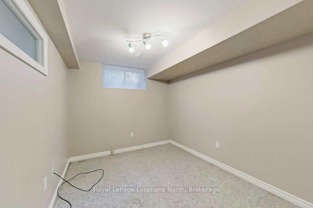 52 Thomas Drive Property Photo 7