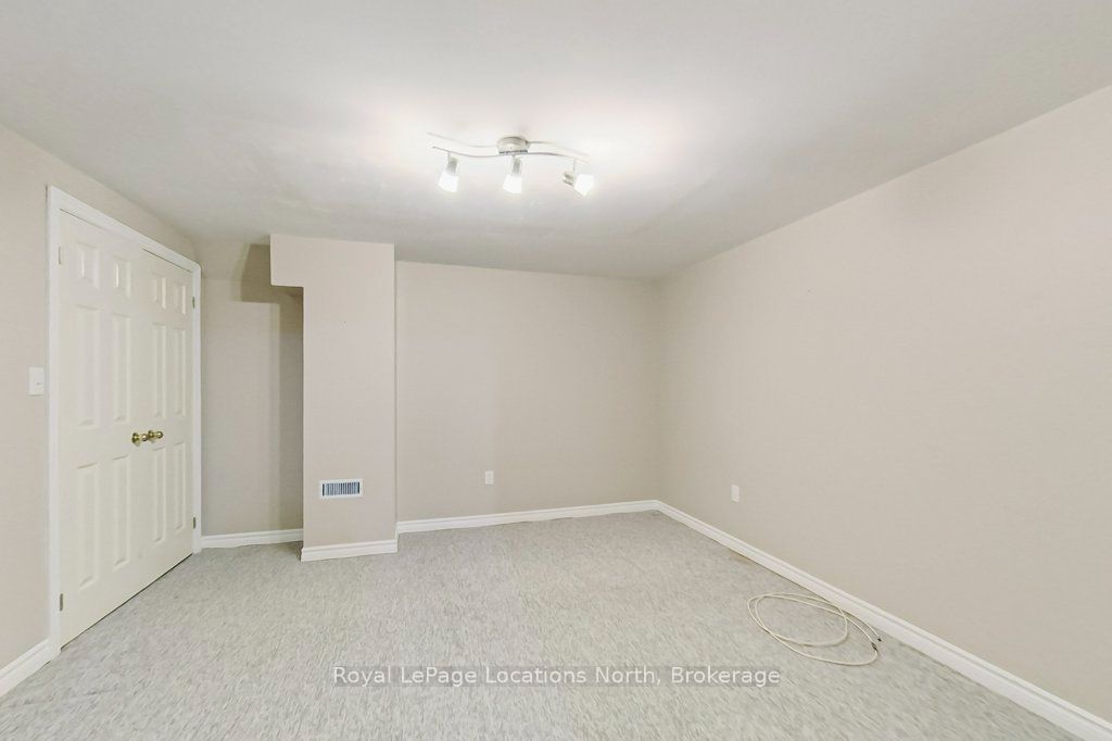52 Thomas Drive Property Photo 8