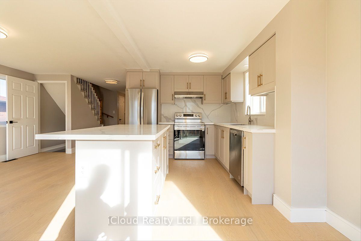 184 Madelaine Drive Property Photo 12