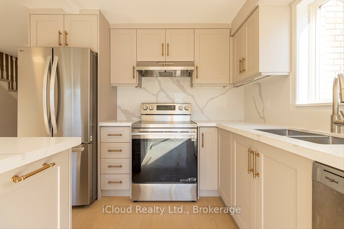 184 Madelaine Drive Property Photo 15