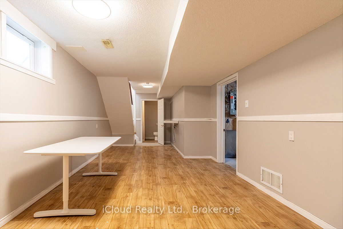 184 Madelaine Drive Property Photo 23