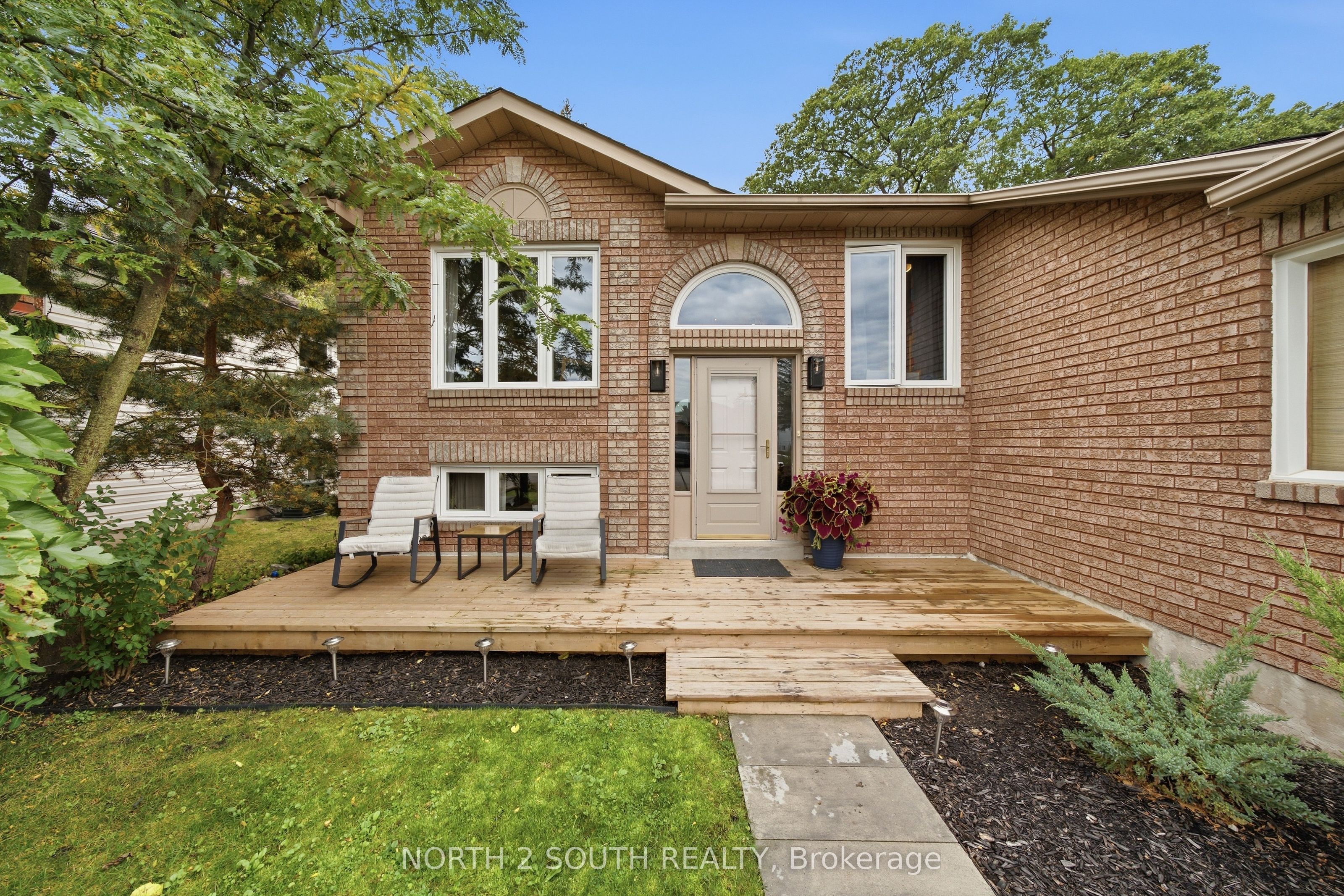 74 Leo Boulevard Property Photo 4