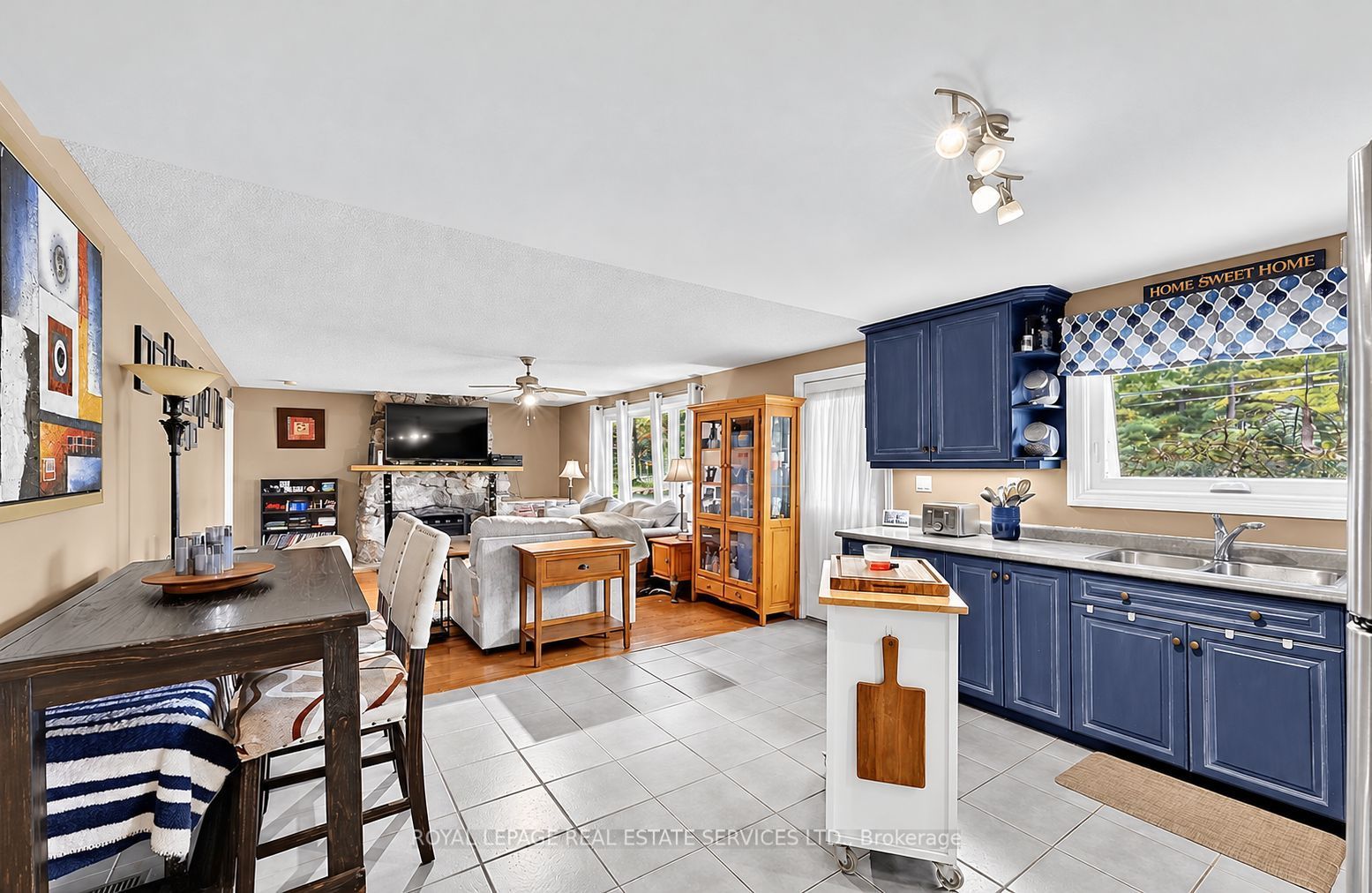 1687 River Road W Property Photo 5