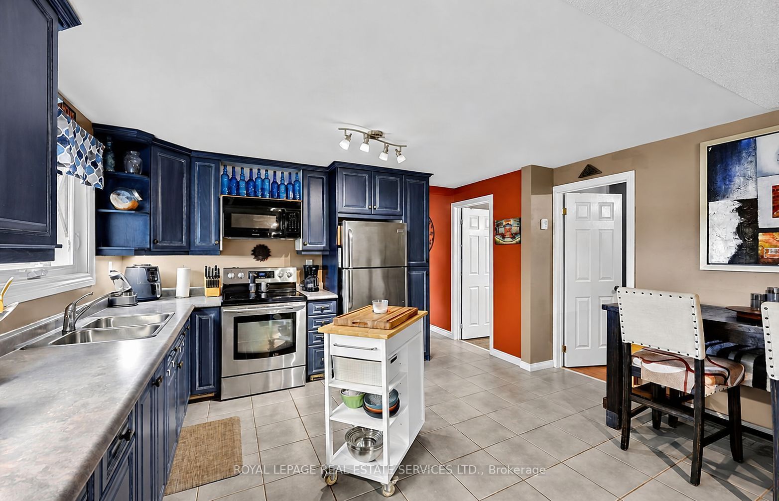 1687 River Road W Property Photo 7