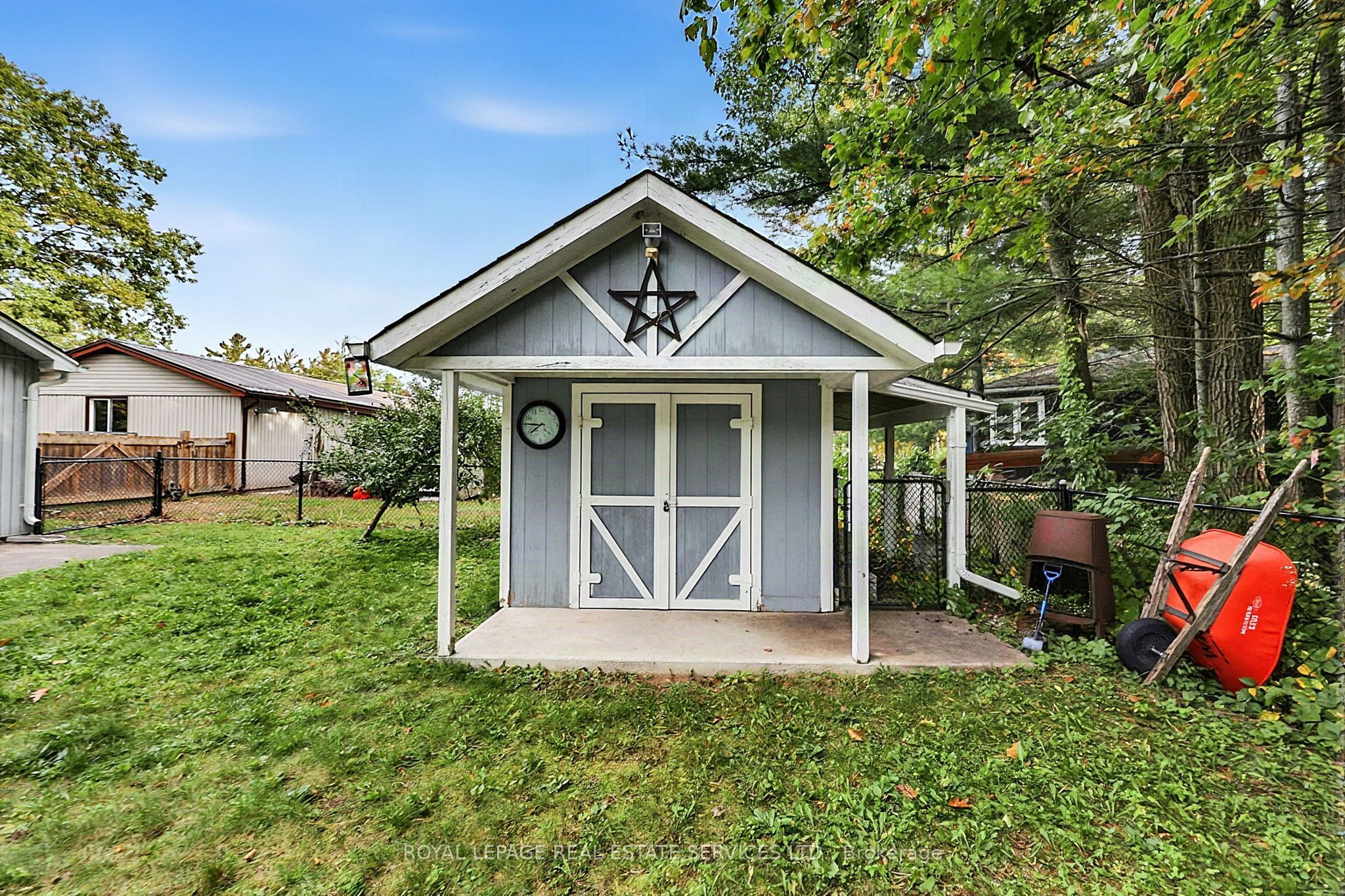 1687 River Road W Property Photo 17